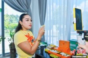 有夫之妇泰国主播品三亚榴莲：“尝到了家乡味”