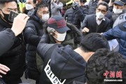 有夫之妇多次未经允许外出，“素媛案”凶手赵斗淳再次被拘留